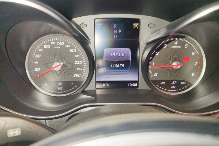 Used Mercedes-Benz GLC 2019 GLC 200 L 4MATIC Odometer Close Up