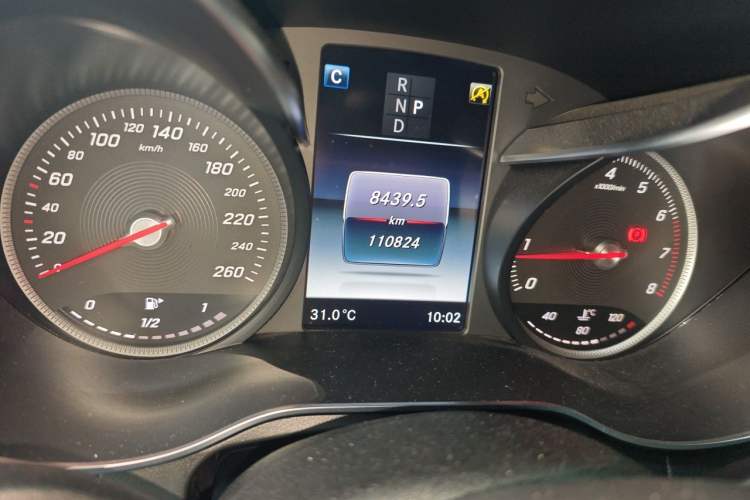Used Mercedes-Benz GLC 2019 GLC 260 L 4MATIC Dynamic Model Odometer Close Up