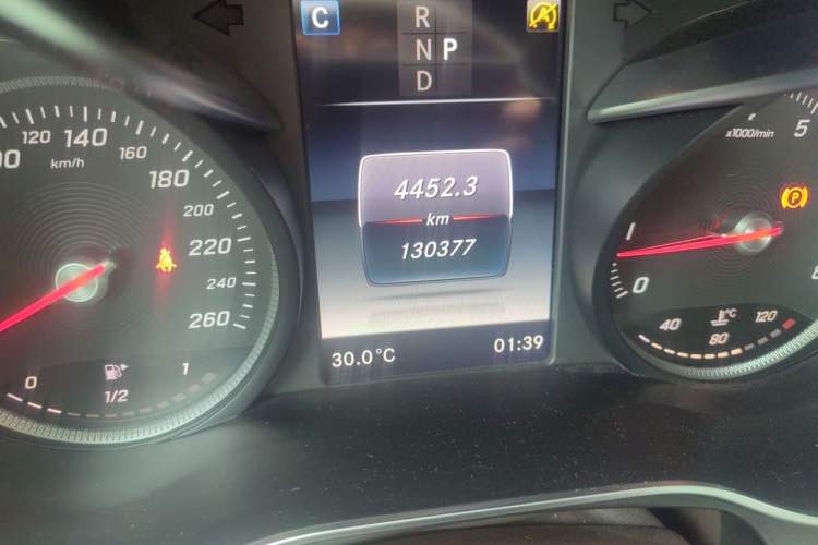 Used Mercedes-Benz GLC 2019 GLC 260 L 4MATIC Luxury Model Odometer Close Up