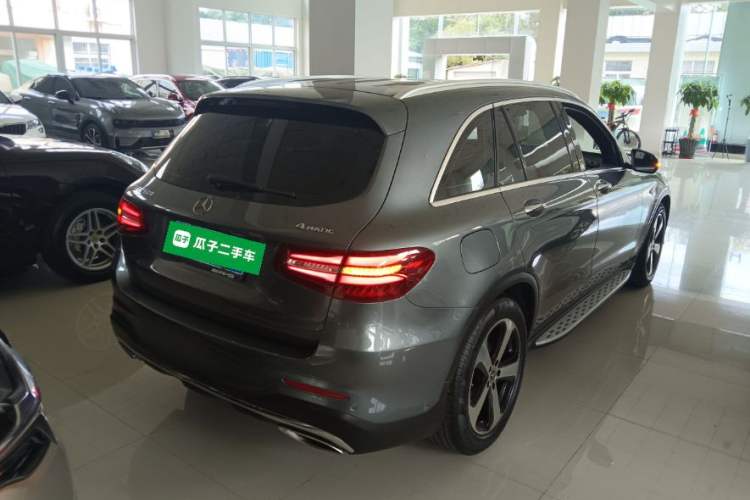 Used Mercedes-Benz GLC 2019 Facelift GLC 260 L 4MATIC Luxury Model Rear Right 45 Deg