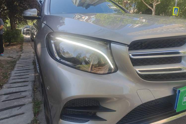 Used Mercedes-Benz GLC 2019 GLC 300 L 4MATIC Dynamic Model Right Front Headlight