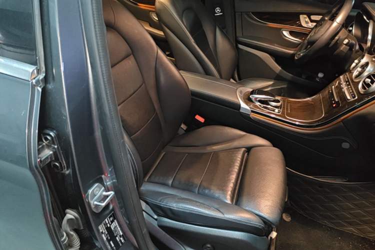 Used Mercedes-Benz GLC 2019 Facelift GLC 260 L 4MATIC Luxury Model Right Front Seat