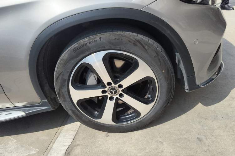 Used Mercedes-Benz GLC 2019 Facelift GLC 260 L 4MATIC Luxury Model Right Front Wheel Hub