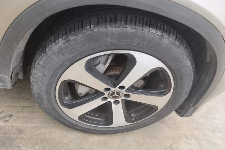 Used Mercedes-Benz GLC 2019 Facelift GLC 260 L 4MATIC Luxury Model Right Front Wheel Hub