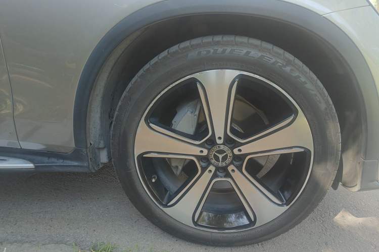 Used Mercedes-Benz GLC 2019 GLC 300 L 4MATIC Dynamic Model Right Front Wheel Hub