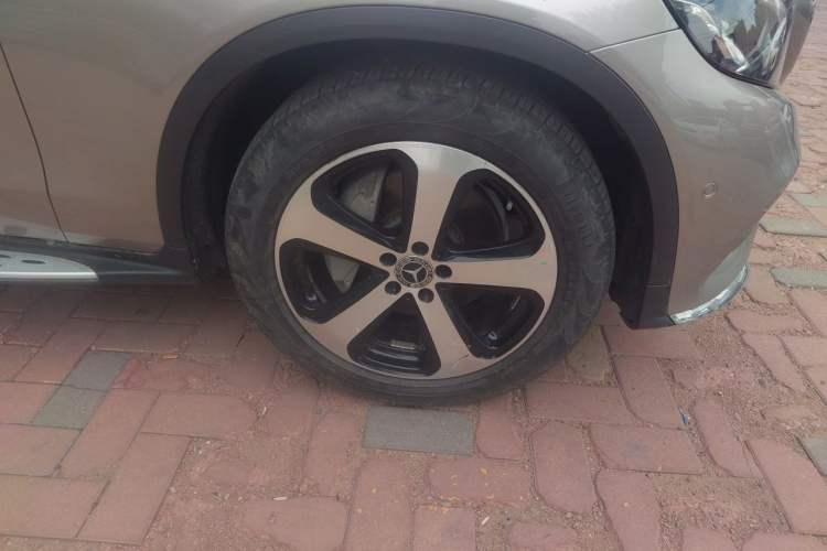 Used Mercedes-Benz GLC 2019 GLC 260 L 4MATIC Luxury Model Right Front Wheel Hub