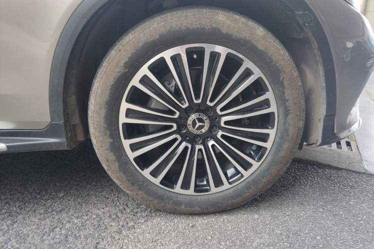 Used Mercedes-Benz GLC 2019 GLC 260 L 4MATIC Dynamic Model Right Front Wheel Hub