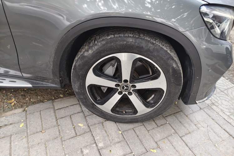 Used Mercedes-Benz GLC 2019 GLC 260 L 4MATIC Luxury Model Right Front Wheel Hub