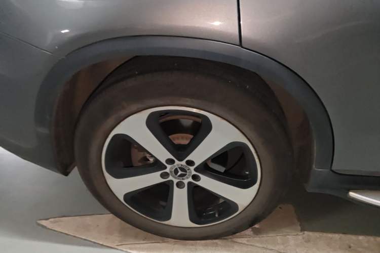 Used Mercedes-Benz GLC 2019 Facelift GLC 260 L 4MATIC Luxury Model Right Rear Wheel Hub
