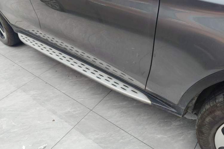 Used Mercedes-Benz GLC 2019 Facelift GLC 260 L 4MATIC Luxury Model Right Side Sill