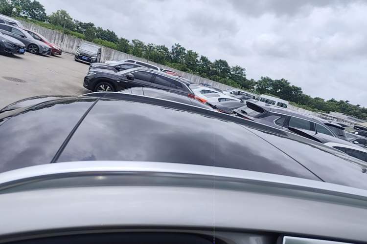 Used Mercedes-Benz GLC 2019 GLC 260 L 4MATIC Dynamic Model Roof
