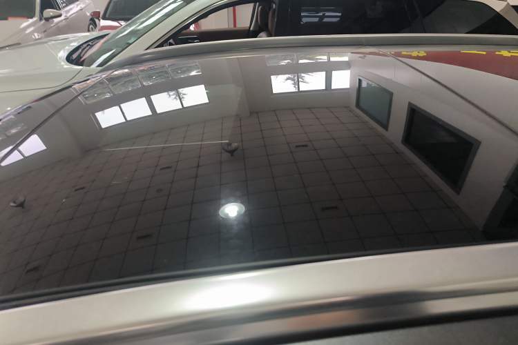 Used Mercedes-Benz GLC 2019 Facelift GLC 260 L 4MATIC Luxury Model Roof