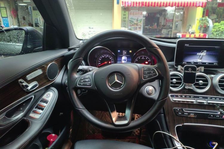 Used Mercedes-Benz GLC 2019 GLC 260 L 4MATIC Dynamic Model Steering Wheel