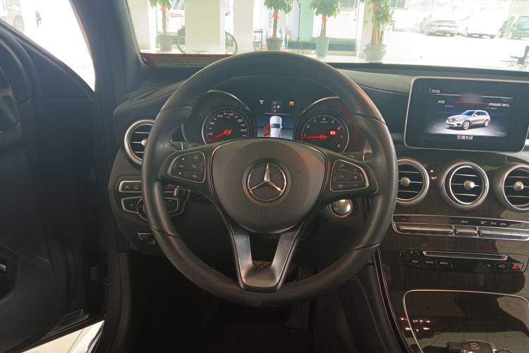 Used Mercedes-Benz GLC 2019 Facelift GLC 260 L 4MATIC Luxury Model Steering Wheel