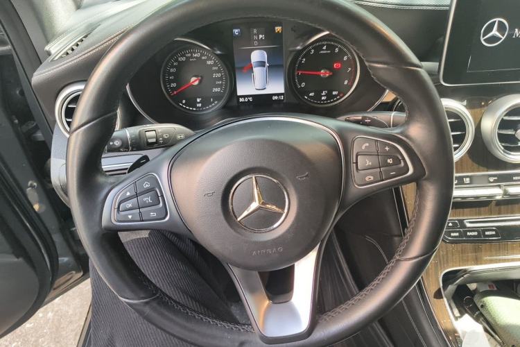 Used Mercedes-Benz GLC 2019 GLC 260 L 4MATIC Dynamic Model Steering Wheel