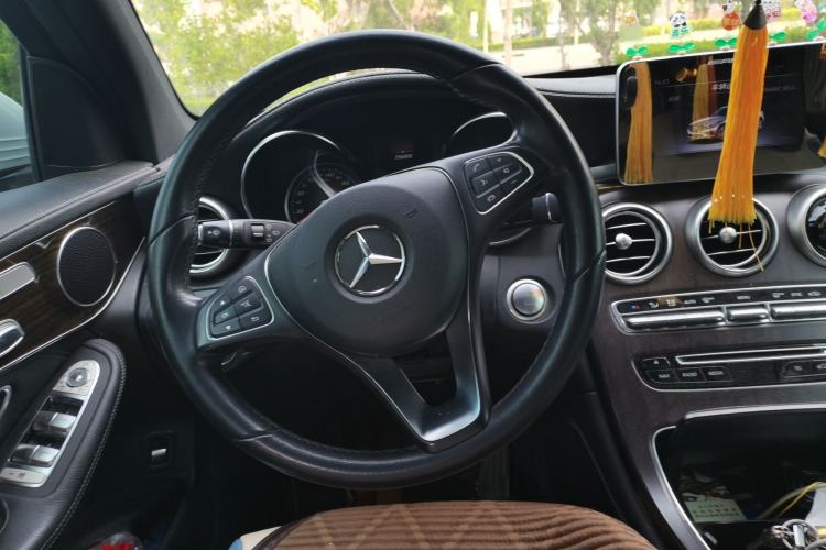 Used Mercedes-Benz GLC 2019 GLC 260 L 4MATIC Dynamic Model Steering Wheel