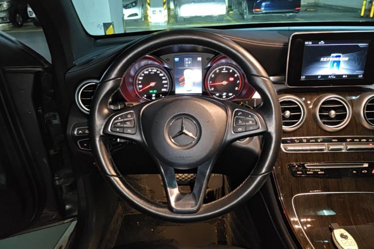 Used Mercedes-Benz GLC 2019 Facelift GLC 260 L 4MATIC Luxury Model Steering Wheel