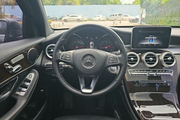 Used Mercedes-Benz GLC 2019 GLC 260 L 4MATIC Dynamic Model Steering Wheel