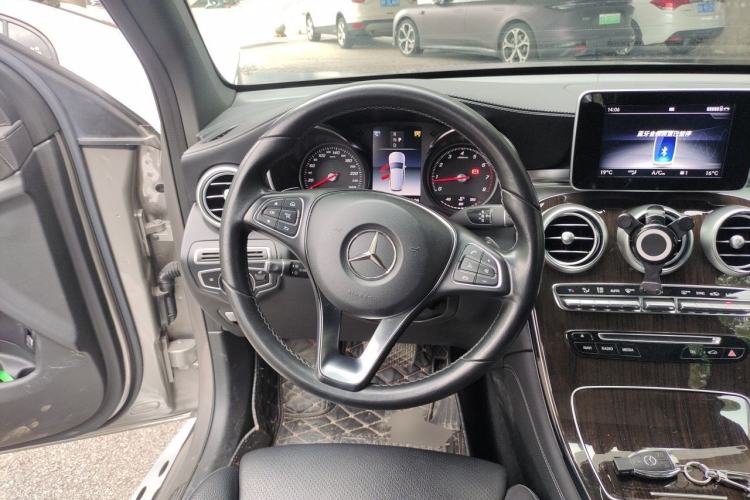 Used Mercedes-Benz GLC 2019 GLC 260 L 4MATIC Dynamic Model Steering Wheel