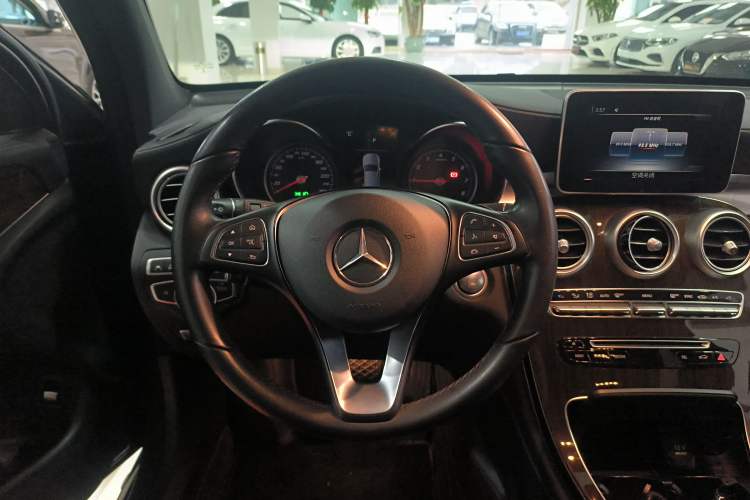 Used Mercedes-Benz GLC 2019 Facelift GLC 260 L 4MATIC Luxury Model Steering Wheel