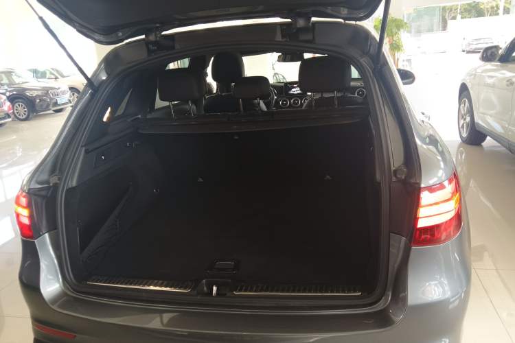 Used Mercedes-Benz GLC 2019 Facelift GLC 260 L 4MATIC Luxury Model Trunk