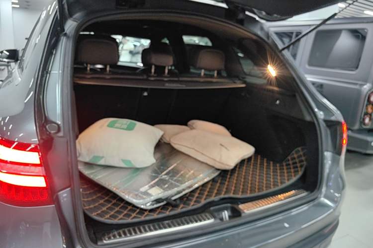 Used Mercedes-Benz GLC 2019 GLC 200 L 4MATIC Trunk