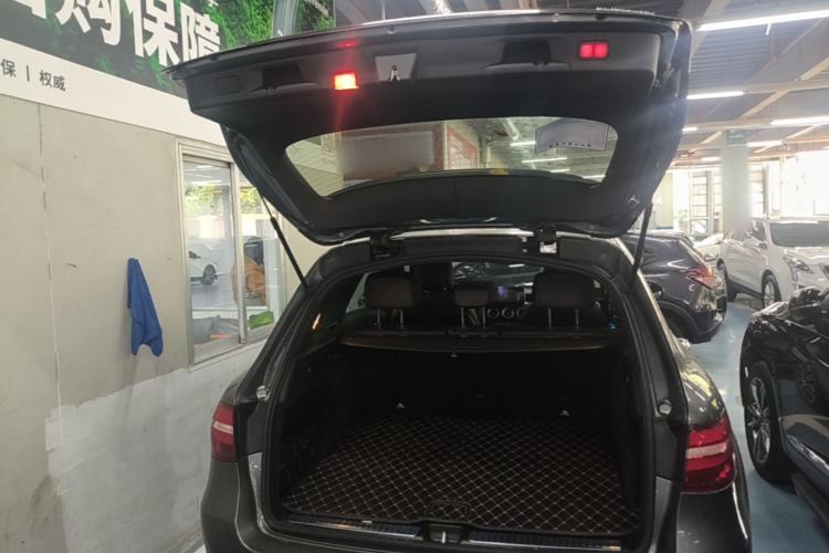 Used Mercedes-Benz GLC 2019 GLC 260 L 4MATIC Dynamic Model Trunk