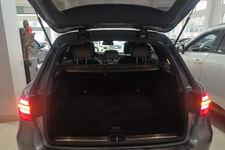 Used Mercedes-Benz GLC 2019 Facelift GLC 260 L 4MATIC Luxury Model Trunk