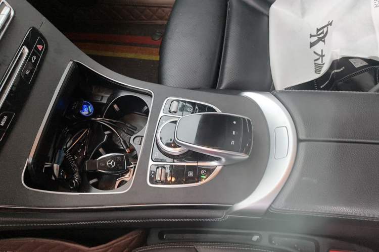 Used Mercedes-Benz GLC 2019 Facelift GLC 260 L 4MATIC Luxury Model Vehicle Key
