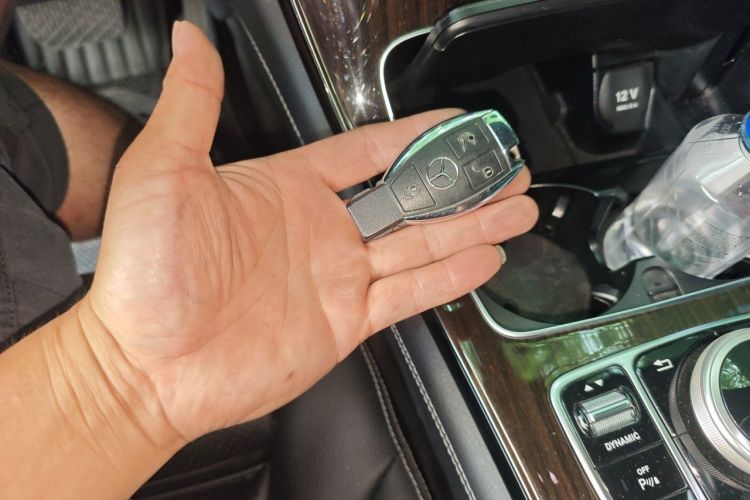 Used Mercedes-Benz GLC 2019 GLC 260 L 4MATIC Dynamic Model Vehicle Key