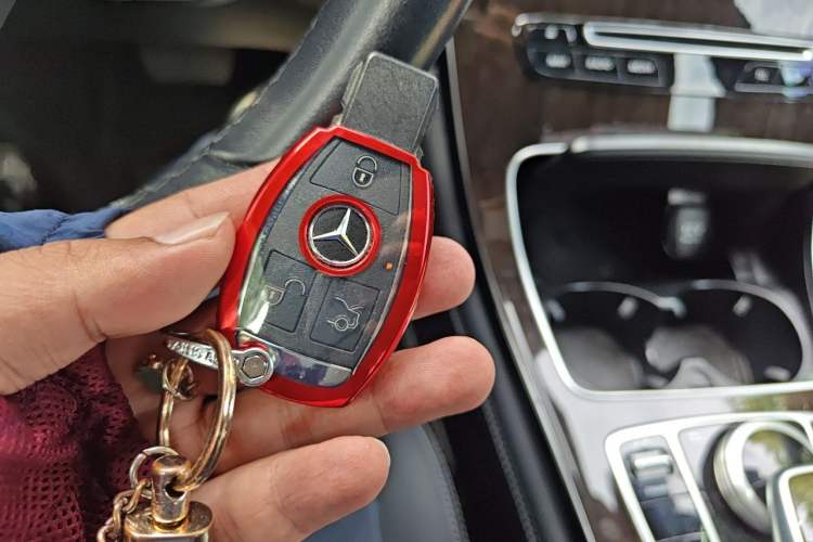 Used Mercedes-Benz GLC 2019 GLC 260 L 4MATIC Luxury Model Vehicle Key