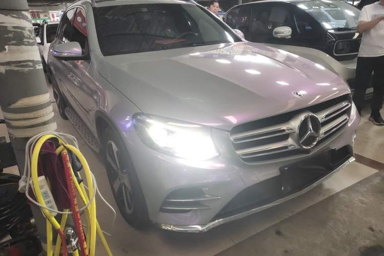 Used Mercedes-Benz GLC 2019 GLC 260 L 4MATIC Luxury Model Front Right 45 Deg