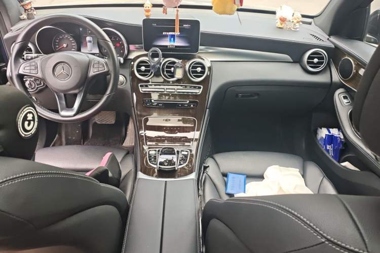 Used Mercedes-Benz GLC 2019 GLC 260 L 4MATIC Dynamic Model Audio And AC Panel