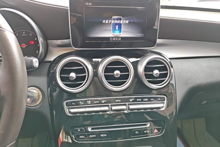 Used Mercedes-Benz GLC 2019 GLC 260 L 4MATIC Dynamic Model Audio And AC Panel