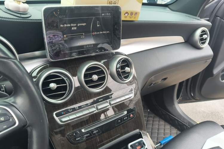 Used Mercedes-Benz GLC 2019 Facelift GLC 260 L 4MATIC Luxury Model Audio And AC Panel