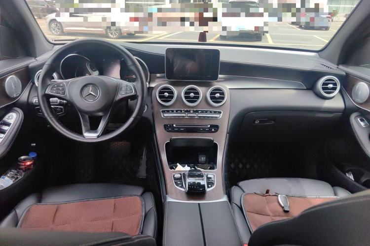 Used Mercedes-Benz GLC 2019 GLC 300 L 4MATIC Dynamic Model Center Console