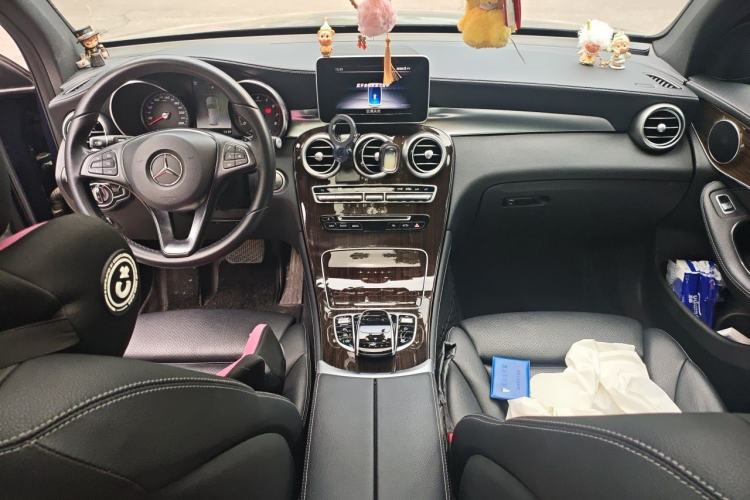 Used Mercedes-Benz GLC 2019 GLC 260 L 4MATIC Dynamic Model Center Console