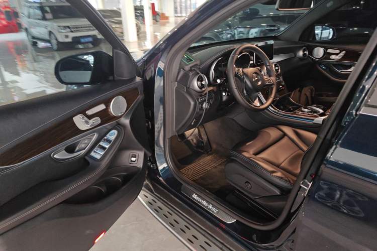 Used Mercedes-Benz GLC 2019 Facelift GLC 260 L 4MATIC Luxury Model Driver Seat