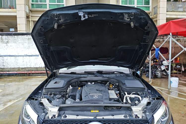Used Mercedes-Benz GLC 2019 GLC 260 L 4MATIC Dynamic Model Engine Bay