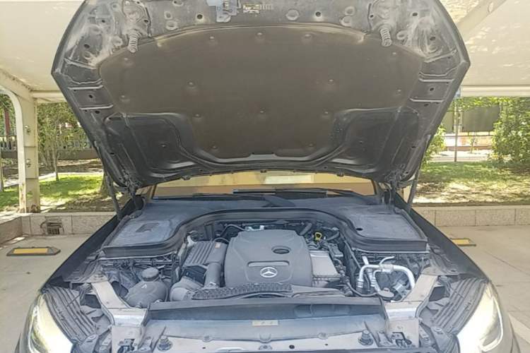 Used Mercedes-Benz GLC 2019 GLC 260 L 4MATIC Dynamic Model Engine Bay
