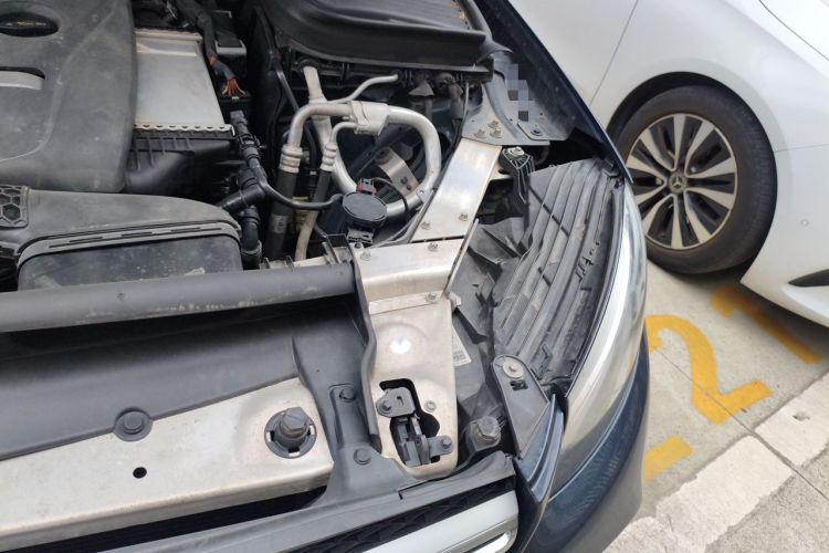 Used Mercedes-Benz GLC 2019 GLC 260 L 4MATIC Dynamic Model Engine Bay Left