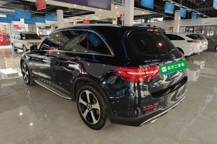 Used Mercedes-Benz GLC 2019 Facelift GLC 260 L 4MATIC Luxury Model Exterior 2