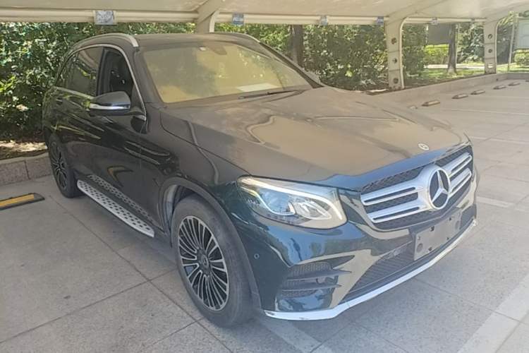 Used Mercedes-Benz GLC 2019 GLC 260 L 4MATIC Dynamic Model Front Right 45 Deg