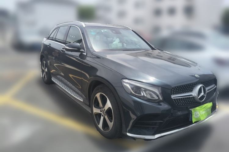 Used Mercedes-Benz GLC 2019 Facelift GLC 260 L 4MATIC Luxury Model Front Right 45 Deg