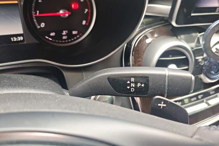 Used Mercedes-Benz GLC 2019 GLC 260 L 4MATIC Dynamic Model Gear Lever