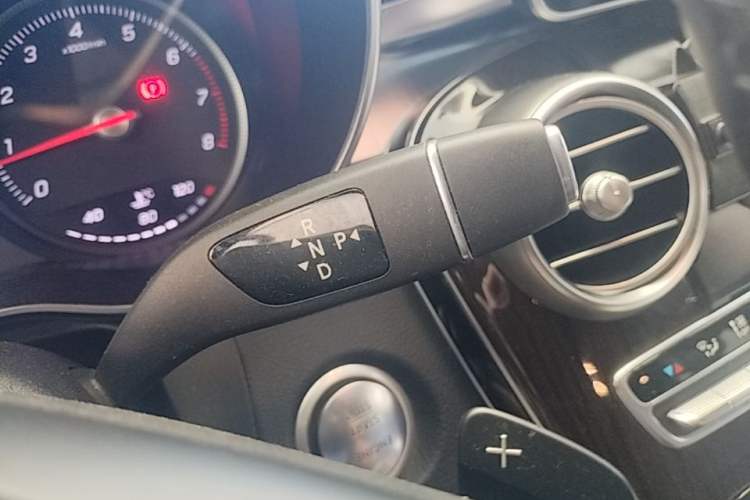 Used Mercedes-Benz GLC 2019 GLC 260 L 4MATIC Dynamic Model Gear Lever