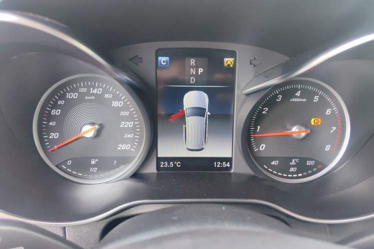 Used Mercedes-Benz GLC 2019 GLC 300 L 4MATIC Dynamic Model Instrument Cluster