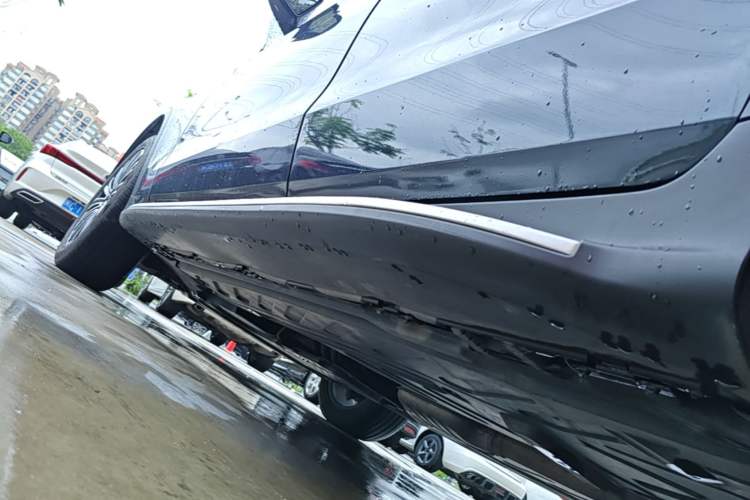 Used Mercedes-Benz GLC 2019 GLC 260 L 4MATIC Dynamic Model Left Side Sill