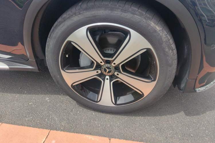 Used Mercedes-Benz GLC 2019 GLC 300 L 4MATIC Dynamic Model Right Front Wheel Hub