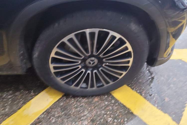Used Mercedes-Benz GLC 2019 GLC 200 L 4MATIC Right Front Wheel Hub